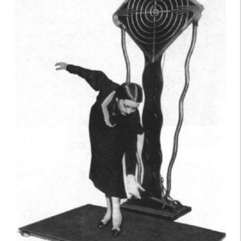 036_Клара Рокмор танцует на терпситоне в Карнеги-холле. Апрель 1932 г